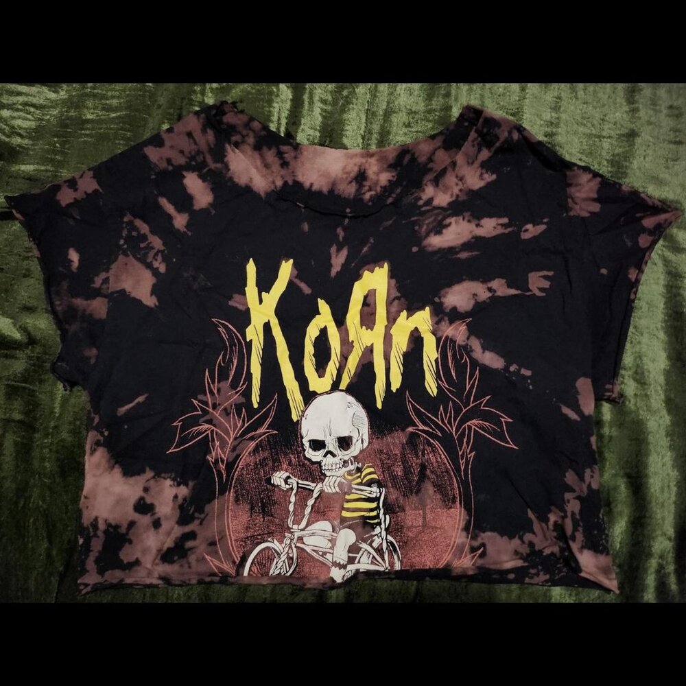 bleach tie dyed cropped Korn nu metal band tee